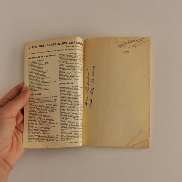 On ne badine pas avec l'amour (No Trifling with Love) French Play Pocket Book - Picture 5 of 11